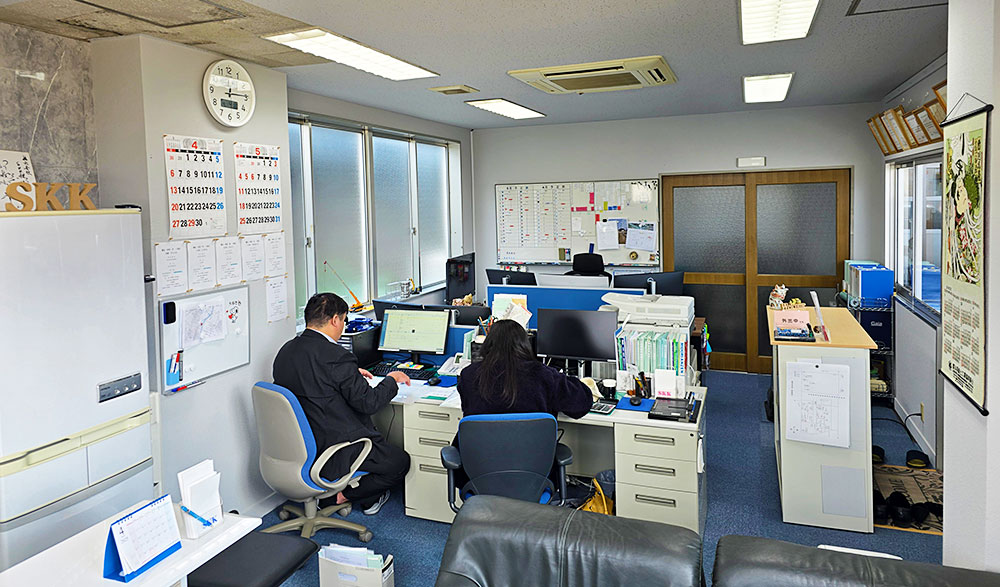 株式会社SKK　高岡営業所　事務所内